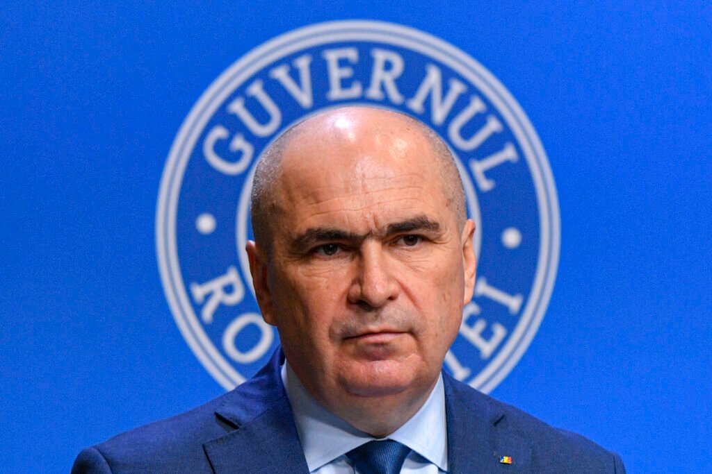 Bolojan explică de ce Guvernul amână interdicția cumulului pensiei cu salariul