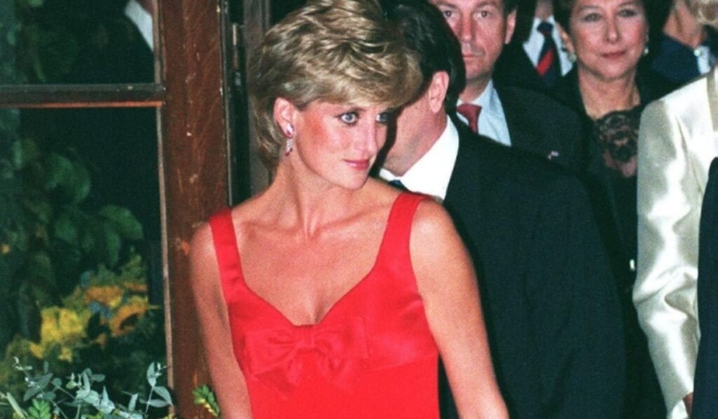 Prințesa Diana la Paris la o petrecere caritabilă în sprijinul Spitalului Great Ormond Street. 25 septembrie 1995. Foto Hepta