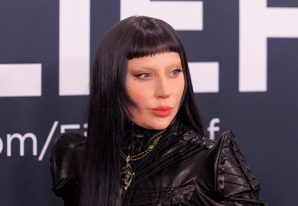 Lady Gaga revine pe scena MTV Video Music Awards