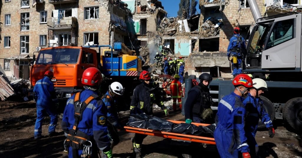 Liderii mondiali condamnă bombardamentul rusesc asupra Kievului, soldat cu cel puțin 15 morți și 48 de răniți