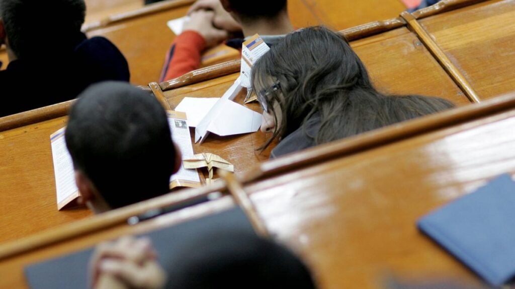 Țară, țară, căutăm muncitori! Cum readuci oamenii la muncă, în România Țară, țară, căutăm muncitori! Cum readuci oamenii la muncă, în România