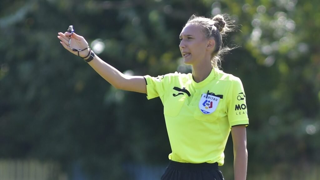 arbitru Alexandra Ogică indicație din mânp