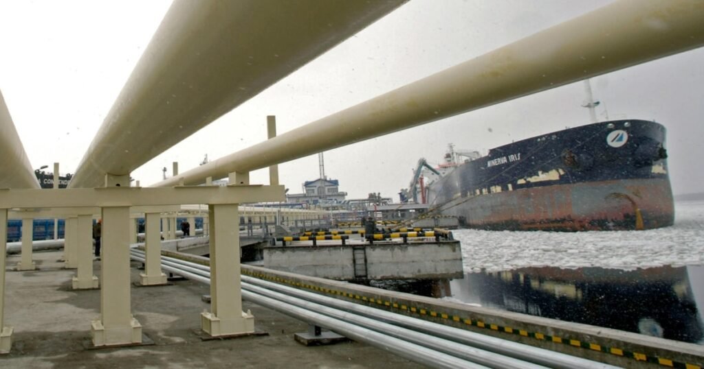 Atac aerian ucrainean asupra portului rusesc Primorsk, aproape de St. Petersburg. Incendii la o navă și la o stație de pompare a petrolului