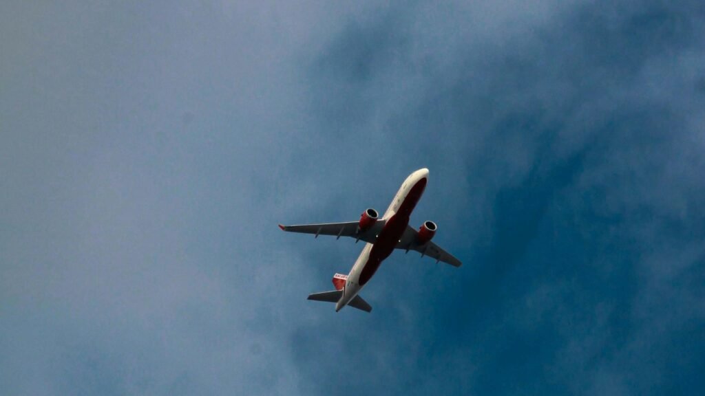 Bătaie între 30 de pasageri pe un zbor HelloJet de la Tel Aviv la București