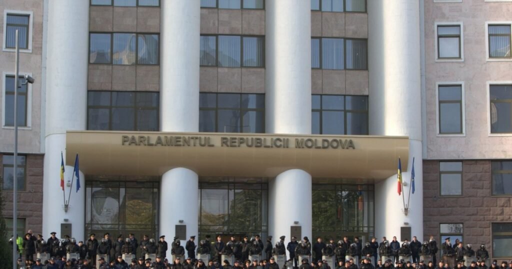 Ce partide candidează la alegerile parlamentare din Republica Moldova și ce șanse au