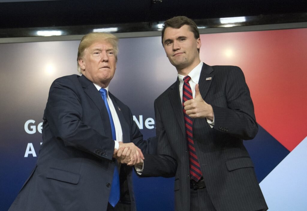 Cine era Charlie Kirk, apropiatul lui Trump ucis la un eveniment din statul Utah. A fost împușcat mortal în fața familiei