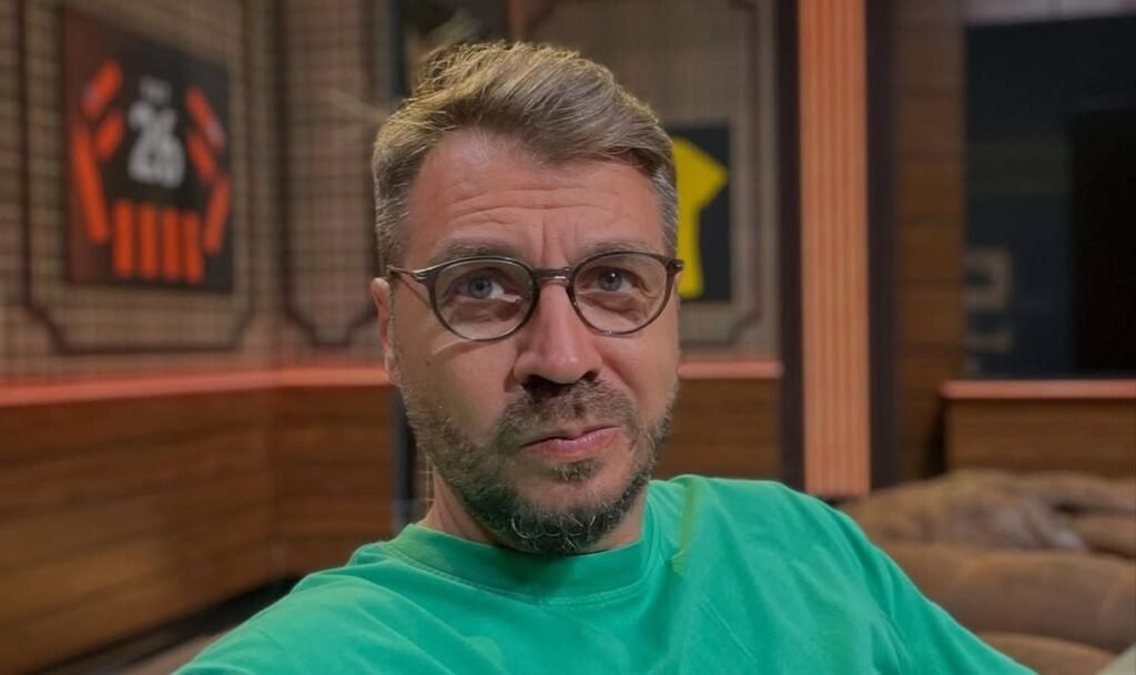 Cum scria Costin Ștucan despre meciurile din Premier League în anul 1996, fără să vadă partidele: „Perioadă frustrantă” Costin Ștucan în studioul emisiunii „Fața la joc”, difuzată de PRO TV și VOYO
