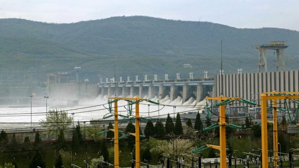 De ce românii au cea mai scumpă electricitate din UE? Incompetența blochează investiții de sute de miliarde de euro