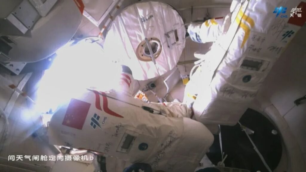 Echipajul Shenzhou-20 a realizat a patra ieșire din modul Echipajul Shenzhou-20 a realizat a patra ieșire din modul