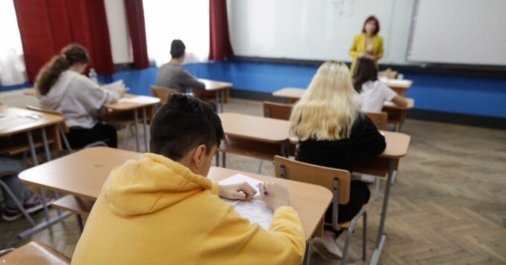 Elevii români, afectați de depresie și anxietate. Aproape jumătate dintre ei se simt nesprijiniți