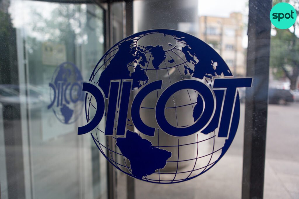 Fost ofițer SIS al Republicii Moldova, acuzat de DIICOT că a divulgat informații secrete către KGB din Belarus Fost ofițer SIS al Republicii Moldova, acuzat de DIICOT că a divulgat informații secrete către KGB din Belarus