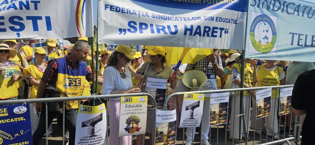 Proteste ale sindicaliștilor din educație în fața Parlamentului. Foto: FSE Spiru Haret