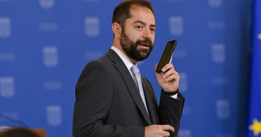 Radu Burnete, consilierul președintelui Nicușor Dan, analiză despre situația țării: „Trebuie să reducem drastic evaziunea și risipa. Să cheltuim cu cap”