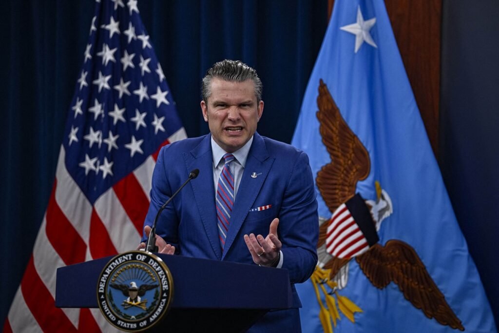 Șeful Pentagonului îi pune la zid pe "generalii grași": Gata cu bărbile și burțile mari!