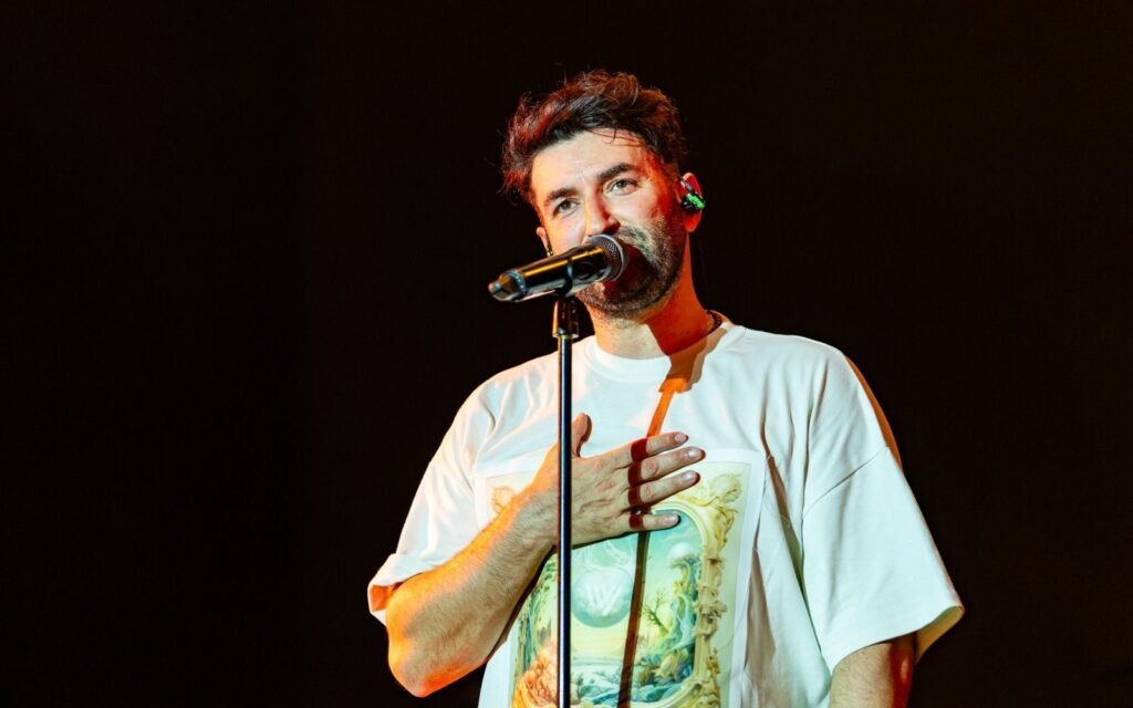 Smiley pregătește unul dintre cele mai spectaculoase concerte. Când va avea loc și câți artiști vor urca pe scenă Smiley pregătește unul dintre cele mai spectaculoase concerte. Când va avea loc și câți artiști vor urca pe scenă. „Emoțiile unui început de drum”