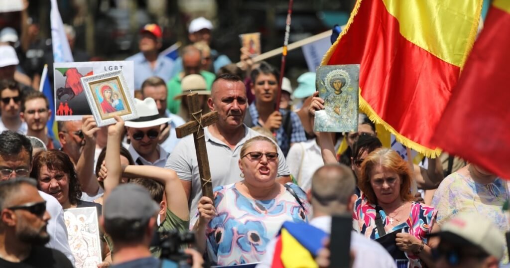 Un membru al organizației Noua Dreaptă, condamnat în primă instanță la un an cu suspendare. A lipit simboluri legionare pe o sinagogă