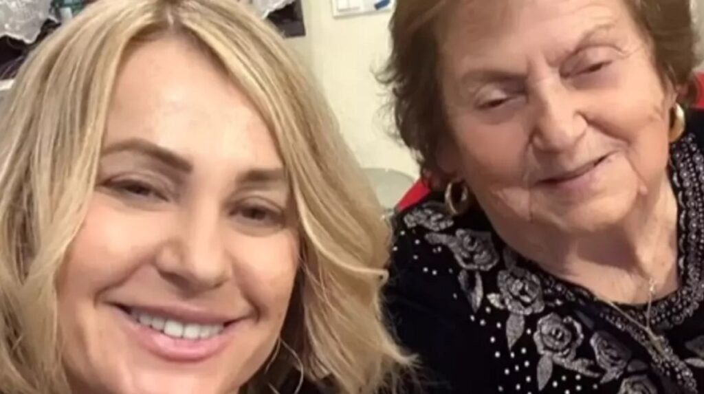 Acasă la mama Nadiei Comăneci. Cu ce bunătăți și-a așteptat doamna Ștefania-Alexandrina fiica: „Simplitatea e punctul dumneavoastră forte”