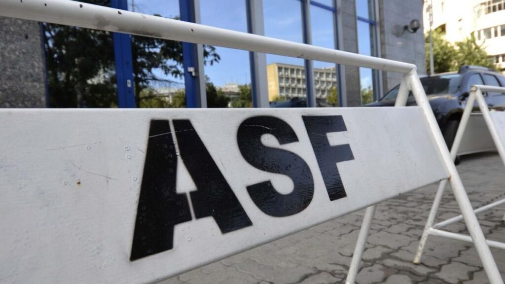 Austeritatea pentru bugetari. Salarii și prime URIAȘE la autoritățile de reglementare