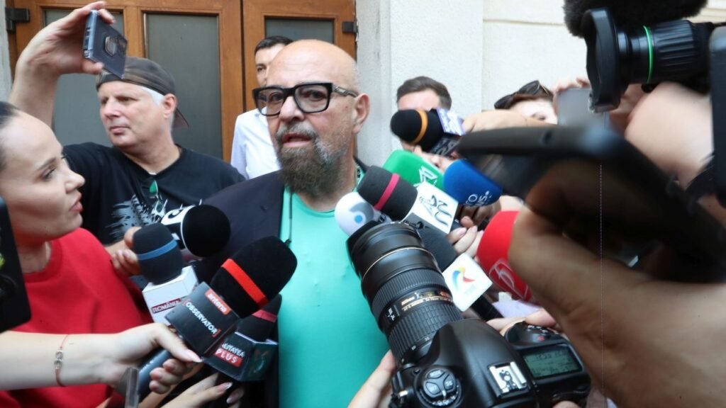 Momentul în care Cristian Popescu Piedone pleacă de la sediul DNA după audierile din 22 iulie