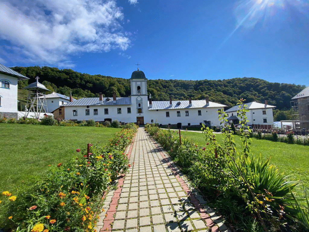 Mânăstirea Frăsinei din Vâlcea. Foto Facebook