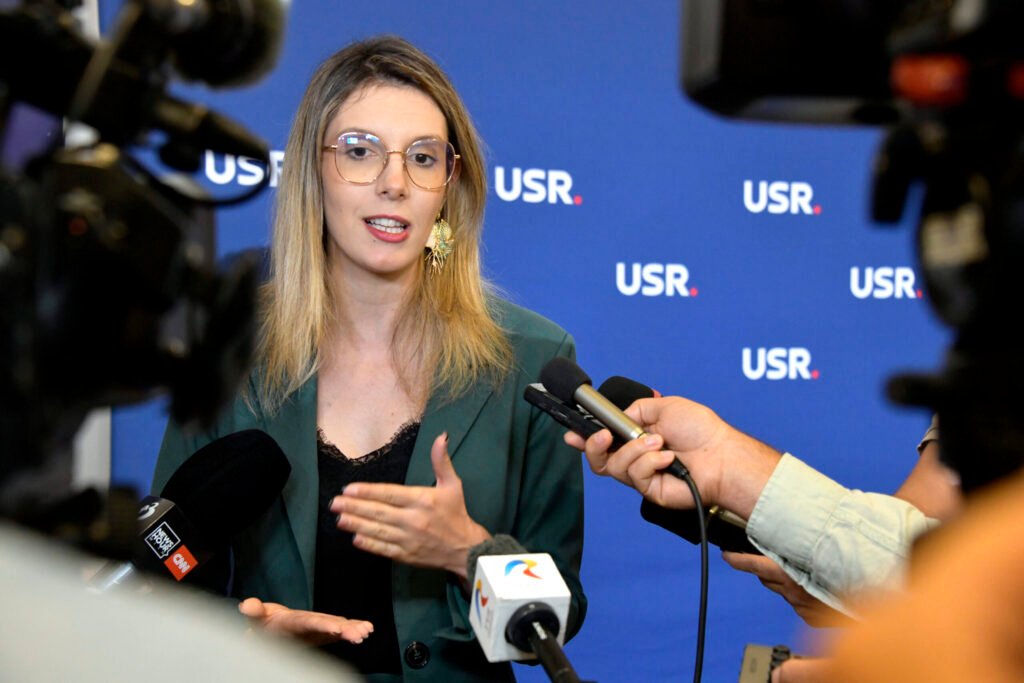 Este o poveste mincinoasă. Nu există nici măcar un singur blocaj