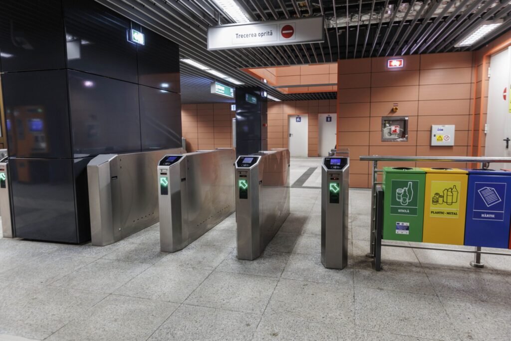 Fără plată cu cardul la metrou. Metrorex recunoaște nereguli grave