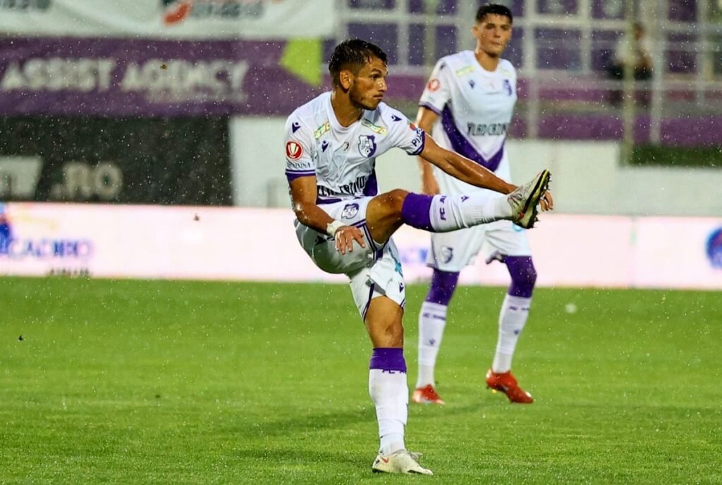 LIVE FC Argeș - Petrolul, duel de tradiție cu mize diferite » „Revelația” lui Andone visează la primul loc