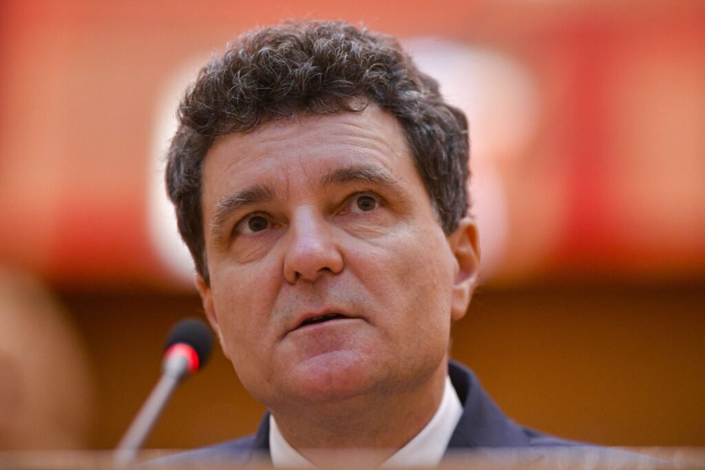 Nicușor Dan: Scandalurile din coaliție vor scădea după 7 noiembrie. „Există conflicte legitime, dar fiecare s-ar putea abține” Nicușor Dan: Scandalurile din coaliție vor scădea după 7 noiembrie. „Există conflicte legitime, dar fiecare s-ar putea abține”