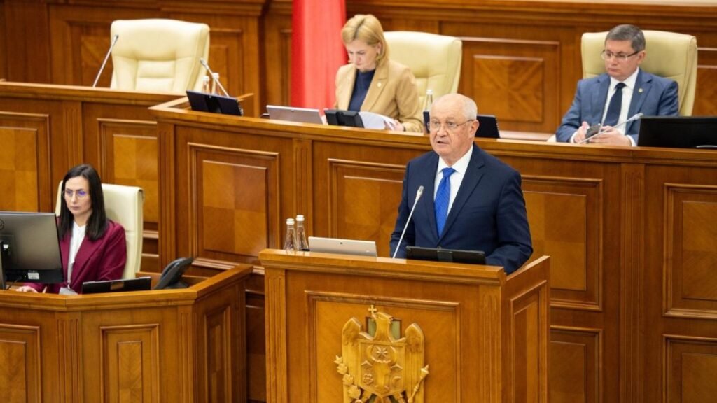 Noul guvern al Republicii Moldova, condus de premierul Alexandru Munteanu, primește sprijinul Parlamentului de la Chișinău Noul guvern al Republicii Moldova, condus de premierul Alexandru Munteanu, primește sprijinul Parlamentului de la Chișinău