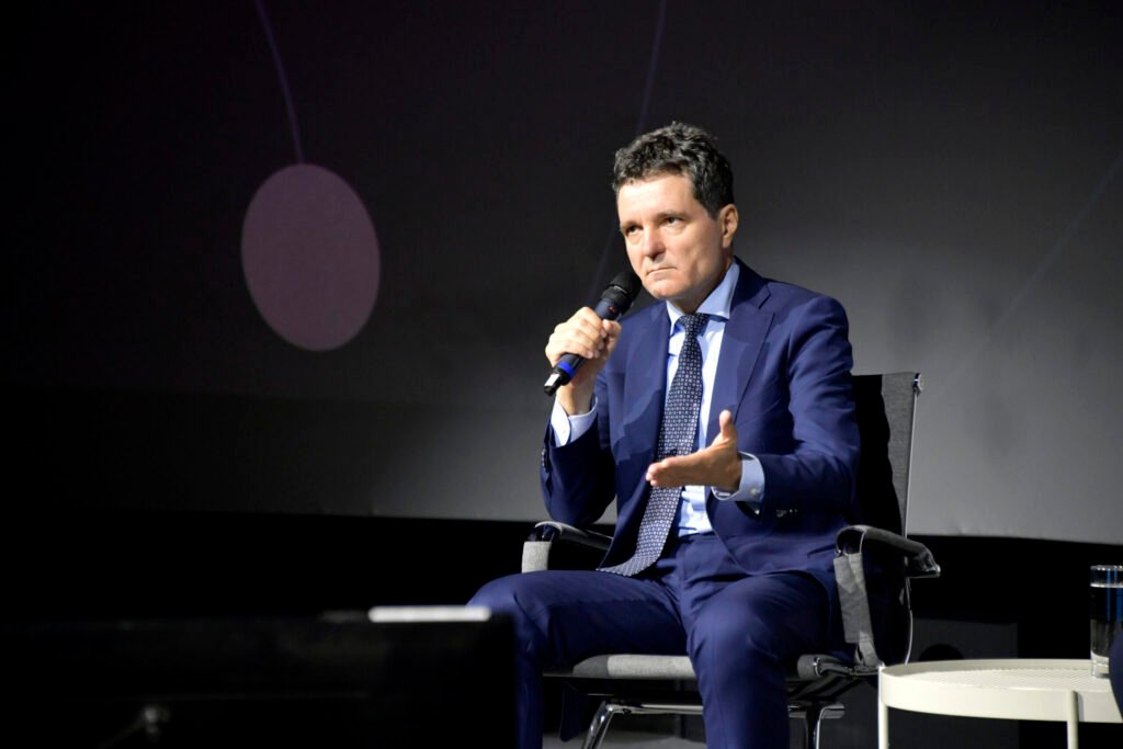 Oamenii au văzut în perioada Ceaușescu un plan de țară