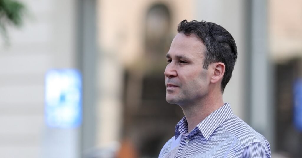 Primarul Sectorului 3, Robert Negoiță, a construit șosele peste magistralele de gaz. Transgaz dă primăria în judecată