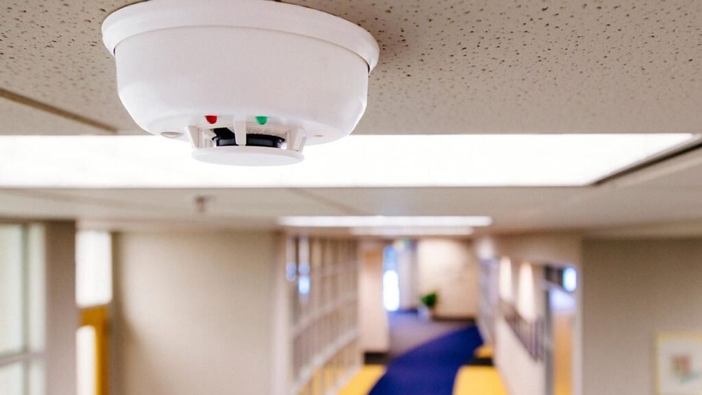 Reguli noi de la MAI pentru evitarea tragediilor generate de incendii