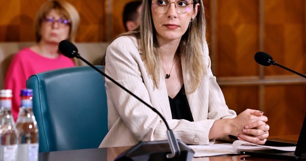 Sistemul Ro-Alert, ignorat în plină criză climatică. Mesajul ministrei Mediului Sistemul Ro-Alert, ignorat în plină criză climatică. Mesajul ministrei Mediului