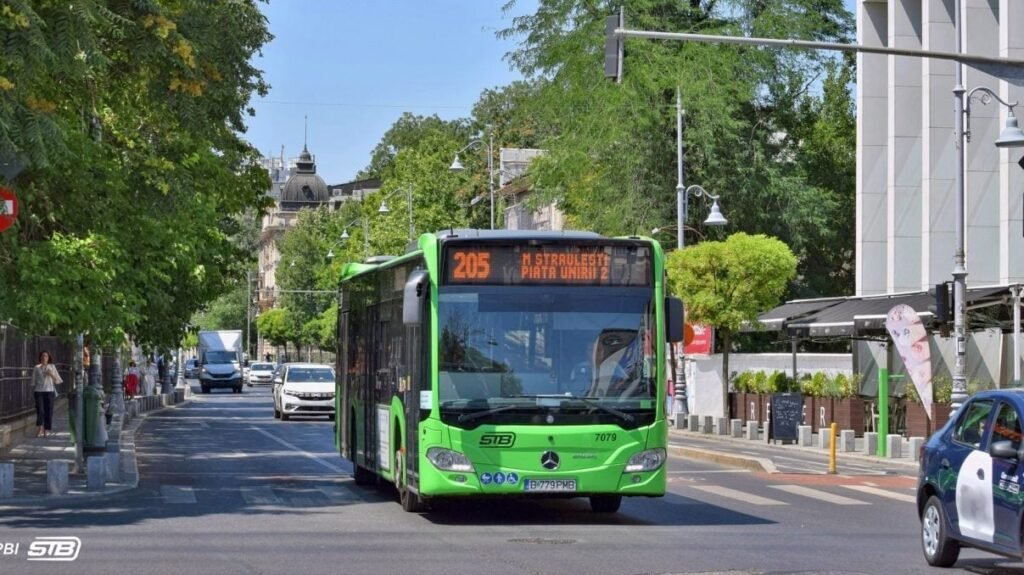 Autobuz în București. Fotografie cu caracter ilustrativ