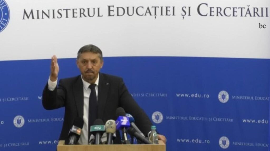 Daniel David, întrebat dacă intenţionează să plece din fruntea Ministerului Educației