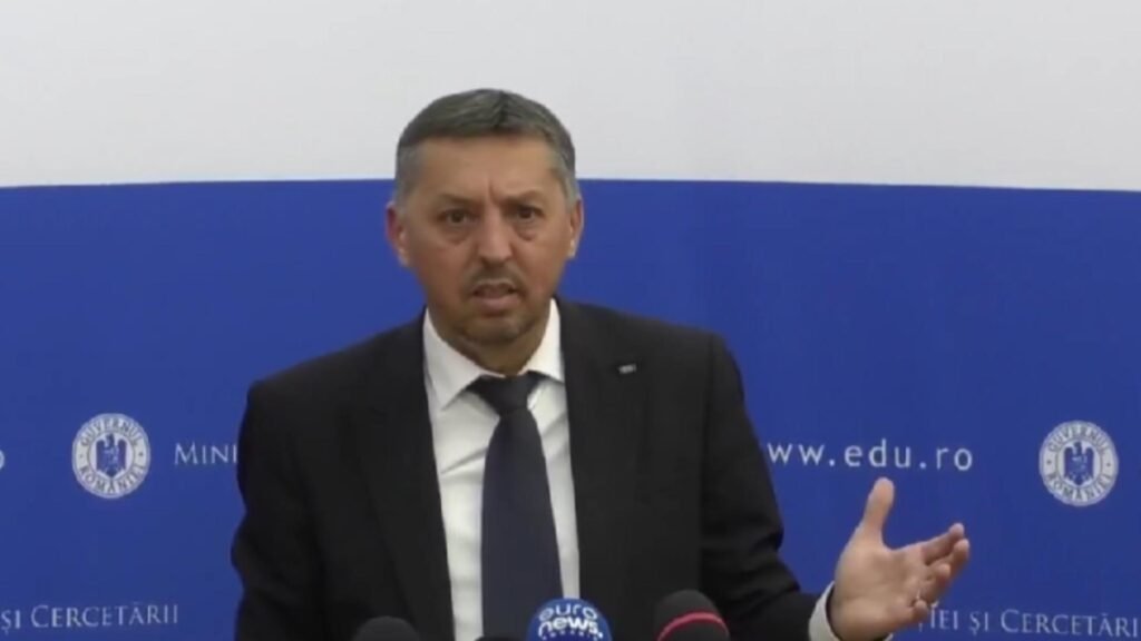 Ministrul Educației: Cumulul pensie – salariu plătit din fonduri publice nu este interzis în educație și cercetare Ministrul Educației: Cumulul pensie - salariu plătit din fonduri publice nu este interzis în educație și cercetare