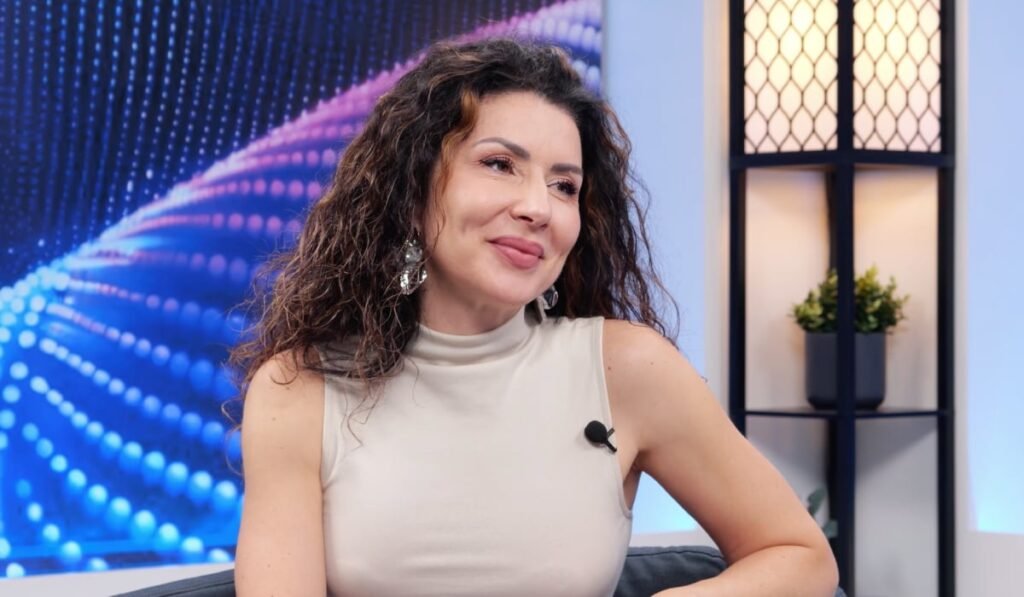 Carmen Brumă, în timpul unui interviu din emisiunea „Puterea unui lider”.