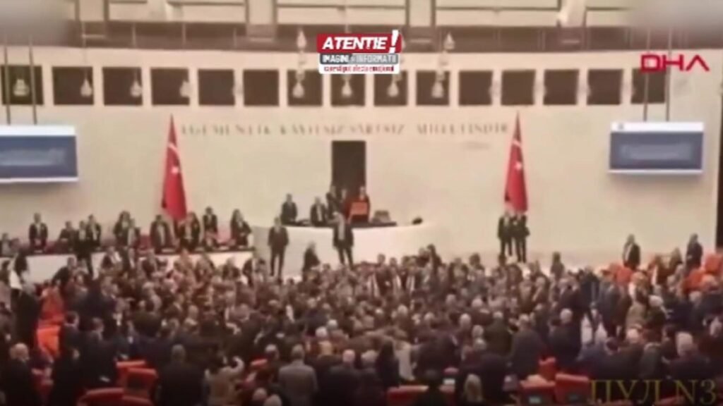 deputații din Turcia s-au luat la bătaie Scandal în Parlament