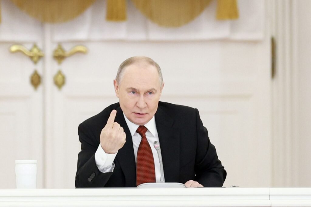 Groenlanda, o diversiune de-a lui Trump pentru a-l calma pe Putin