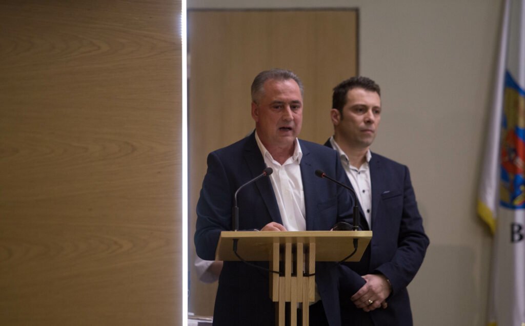 Mihai Savin este noul președinte al Autorității Vamale Române Mihai Savin este noul președinte al Autorității Vamale Române