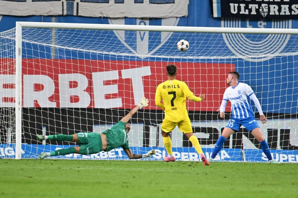 Lovitură dură pentru Universitatea Craiova în lupta la titlu. A pierdut un titular pentru tot restul sezonului