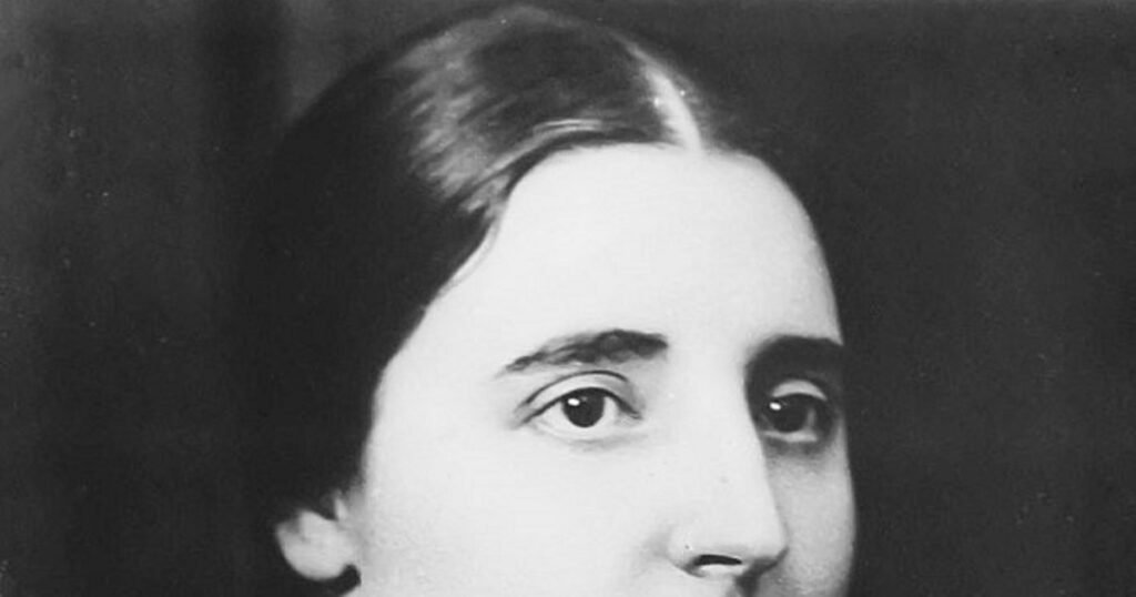 Viața secretă a nevestei lui Stalin și moartea sa misterioasă. Cum a sfârșit Nadejda, tânăra cu sânge de rom