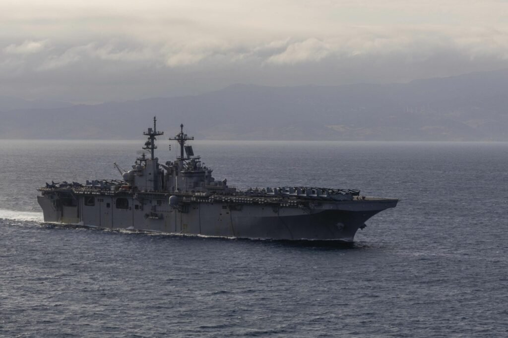 Mai multe nave de război americane au traversat Strâmtoarea Ormuz pentru prima dată de la începutul conflictului cu Iran Mai multe nave de război americane au traversat Strâmtoarea Ormuz pentru prima dată de la începutul conflictului cu Iran