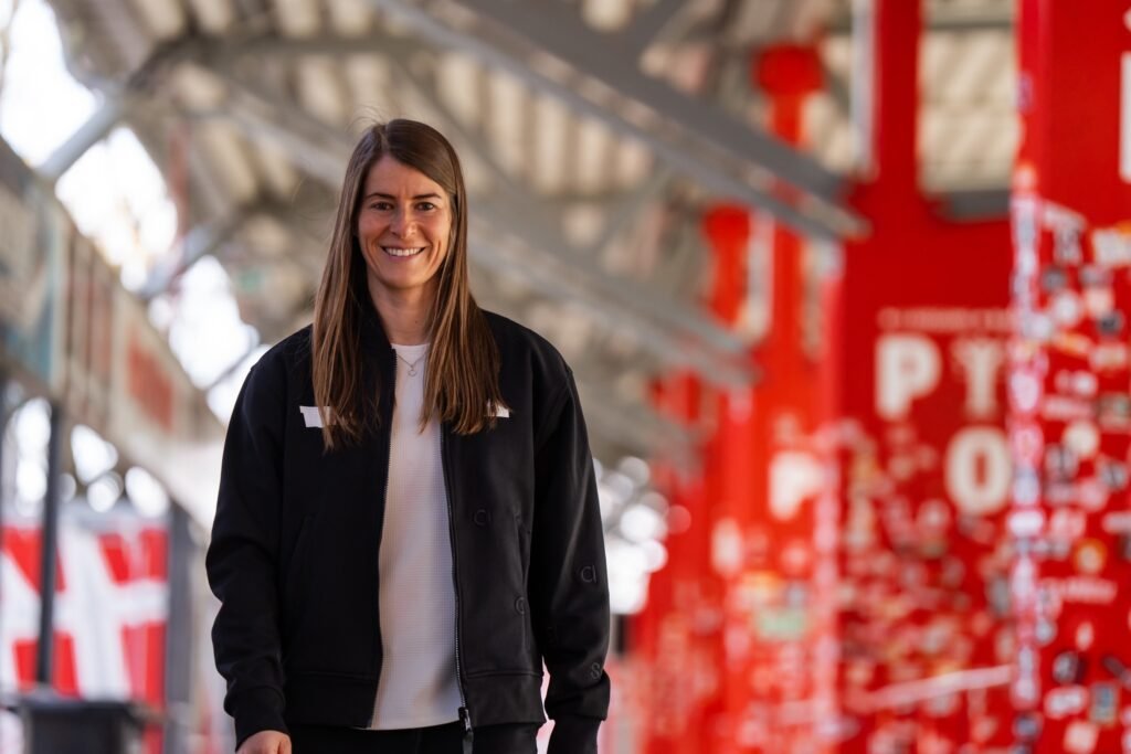 O femeie, numită antrenor la o echipă masculină din prima ligă