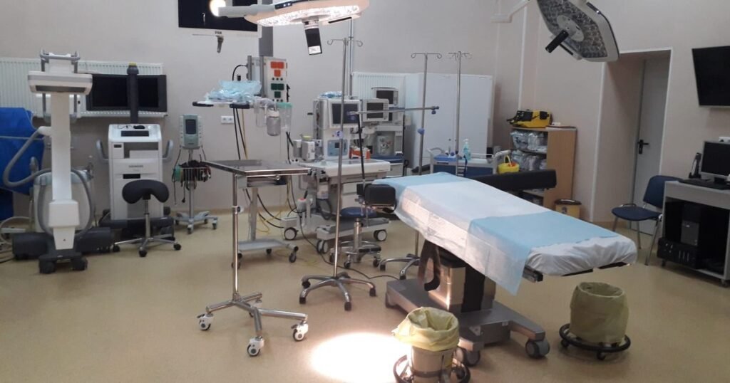 Schimbări majore în spitale: săli de operație deschise până seara și noi reguli pentru gărzi Schimbări majore în spitale: săli de operație deschise până seara și noi reguli pentru gărzi