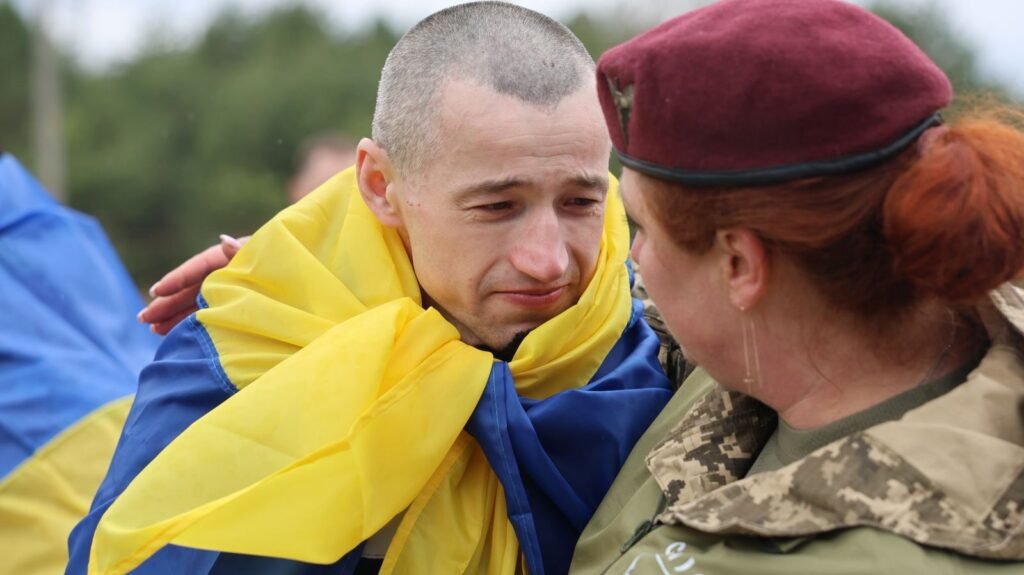 185 de soldați ucraineni și un civil s-au întors acasă 185 de soldați ucraineni și un civil s-au întors acasă